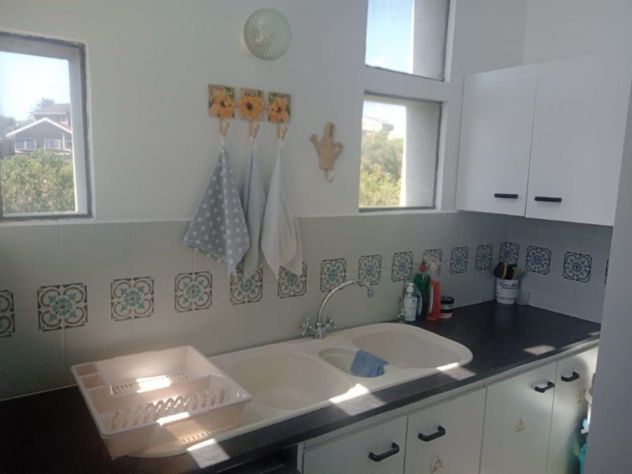 3 Bedroom Property for Sale in Wavecrest Eastern Cape